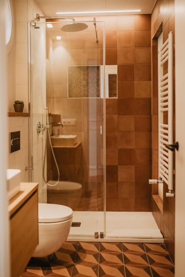 Petit Luxe Volta Bed & Breakfast Terrassa Dış mekan fotoğraf