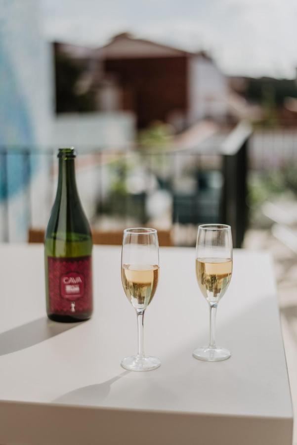 Petit Luxe Volta Bed & Breakfast Terrassa Dış mekan fotoğraf