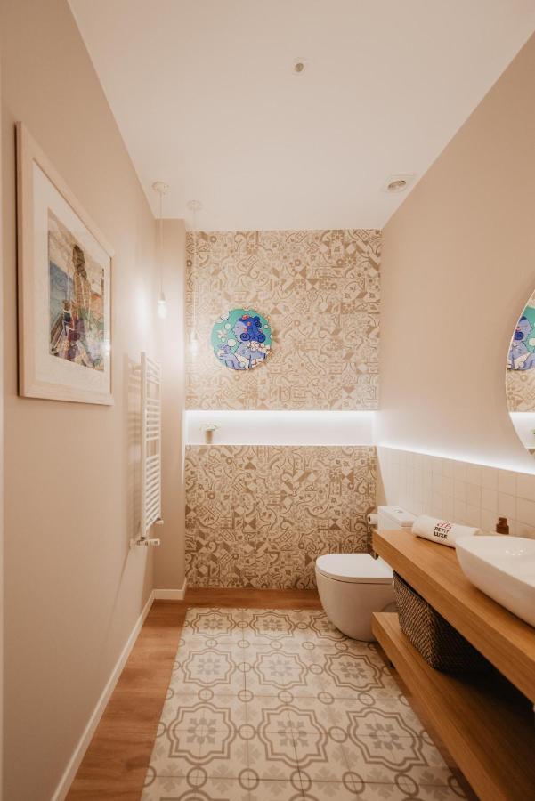 Petit Luxe Volta Bed & Breakfast Terrassa Dış mekan fotoğraf