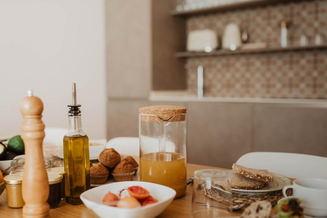 Petit Luxe Volta Bed & Breakfast Terrassa Dış mekan fotoğraf