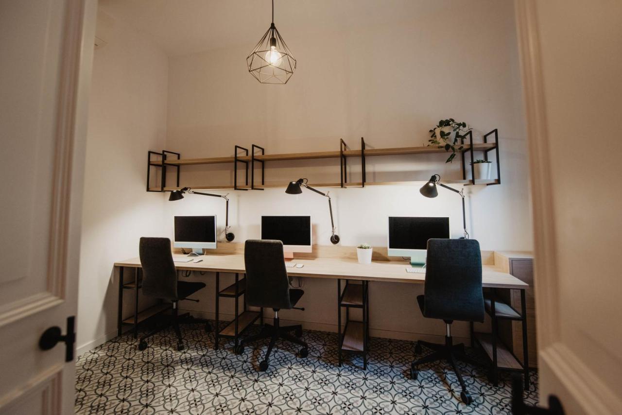 Petit Luxe Volta Bed & Breakfast Terrassa Dış mekan fotoğraf