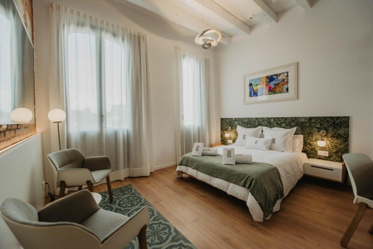 Petit Luxe Volta Bed & Breakfast Terrassa Dış mekan fotoğraf
